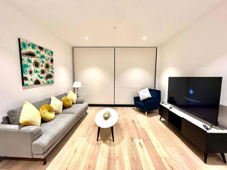 Apartment Wow New Gorgeous 2 Bed 2 Bath Parking
