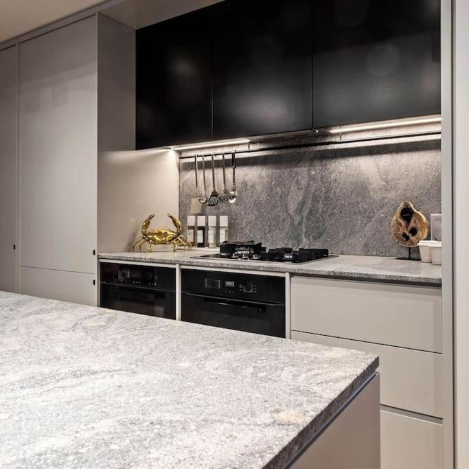 Apartment Wow New Gorgeous 2 Bed 2 Bath Parking
