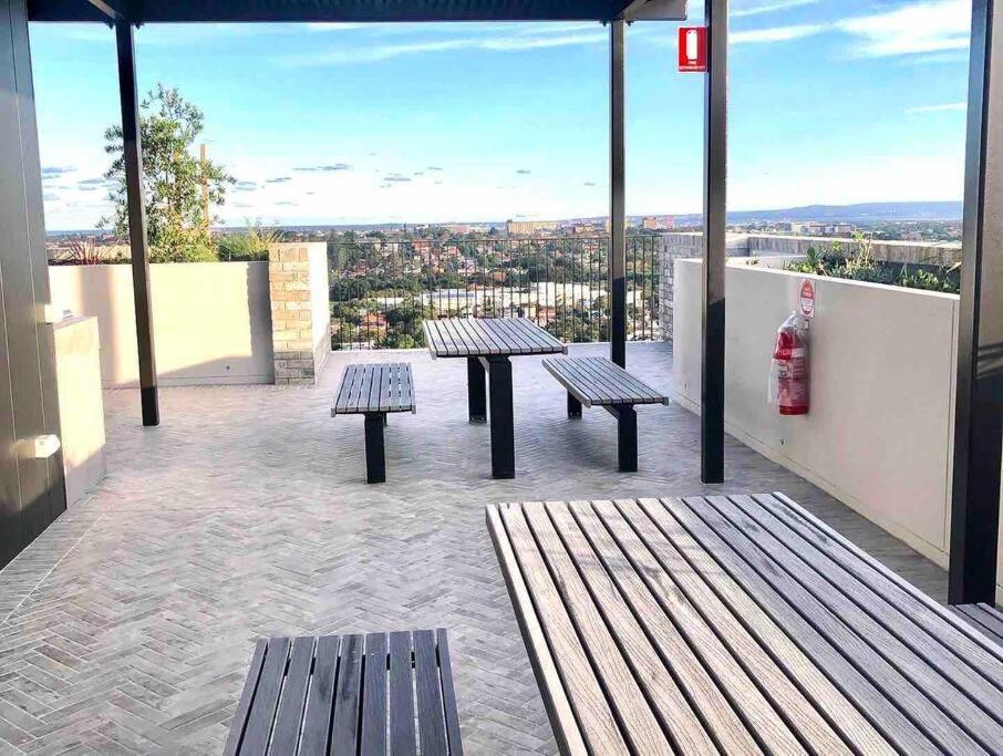 Wow New Gorgeous 2 Bed 2 Bath Parking Apartment Sydney