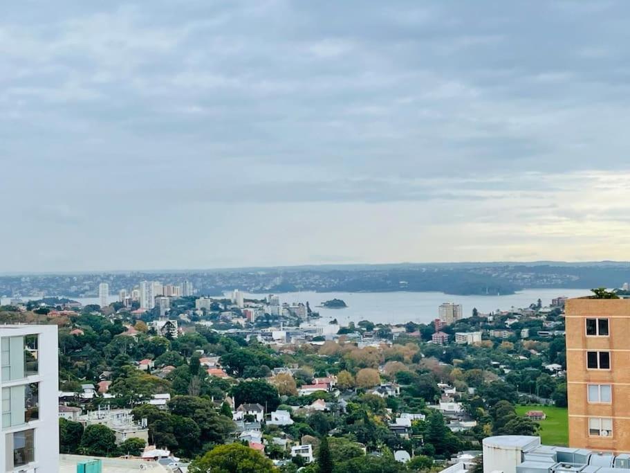 Apartment Wow New Gorgeous 2 Bed 2 Bath Parking Sydney