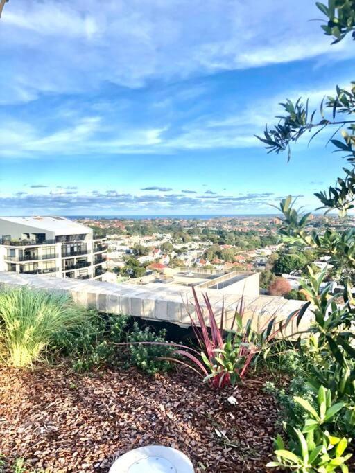 Wow New Gorgeous 2 Bed 2 Bath Parking Apartment Sydney